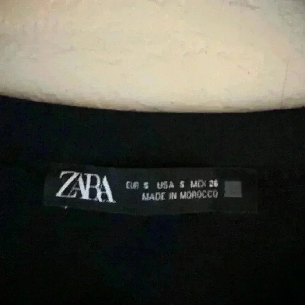 Zara Cropped Length Top - Picture 3 of 3